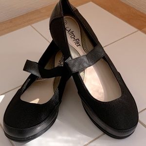 Brand New Woman’s Casual Shoes by Xtra-Flex.  Size 7.  Color - Black.